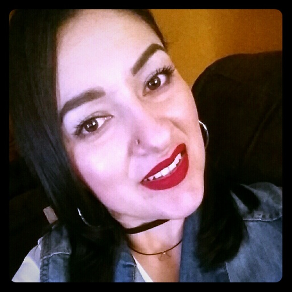 Meet your Posher, Alma - Picture 1 of 1